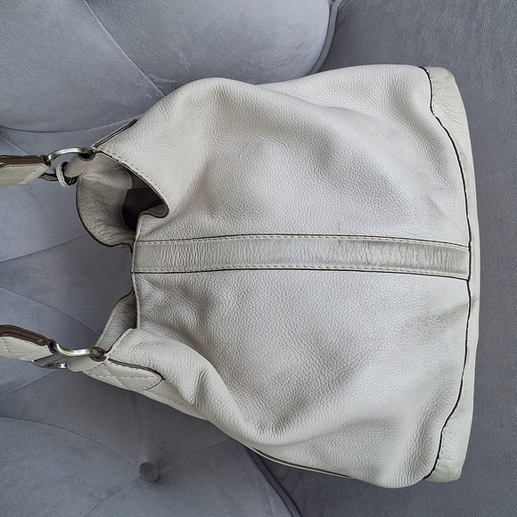Michael Kors White Leather Shoulder Bag - Picture 3 of 8